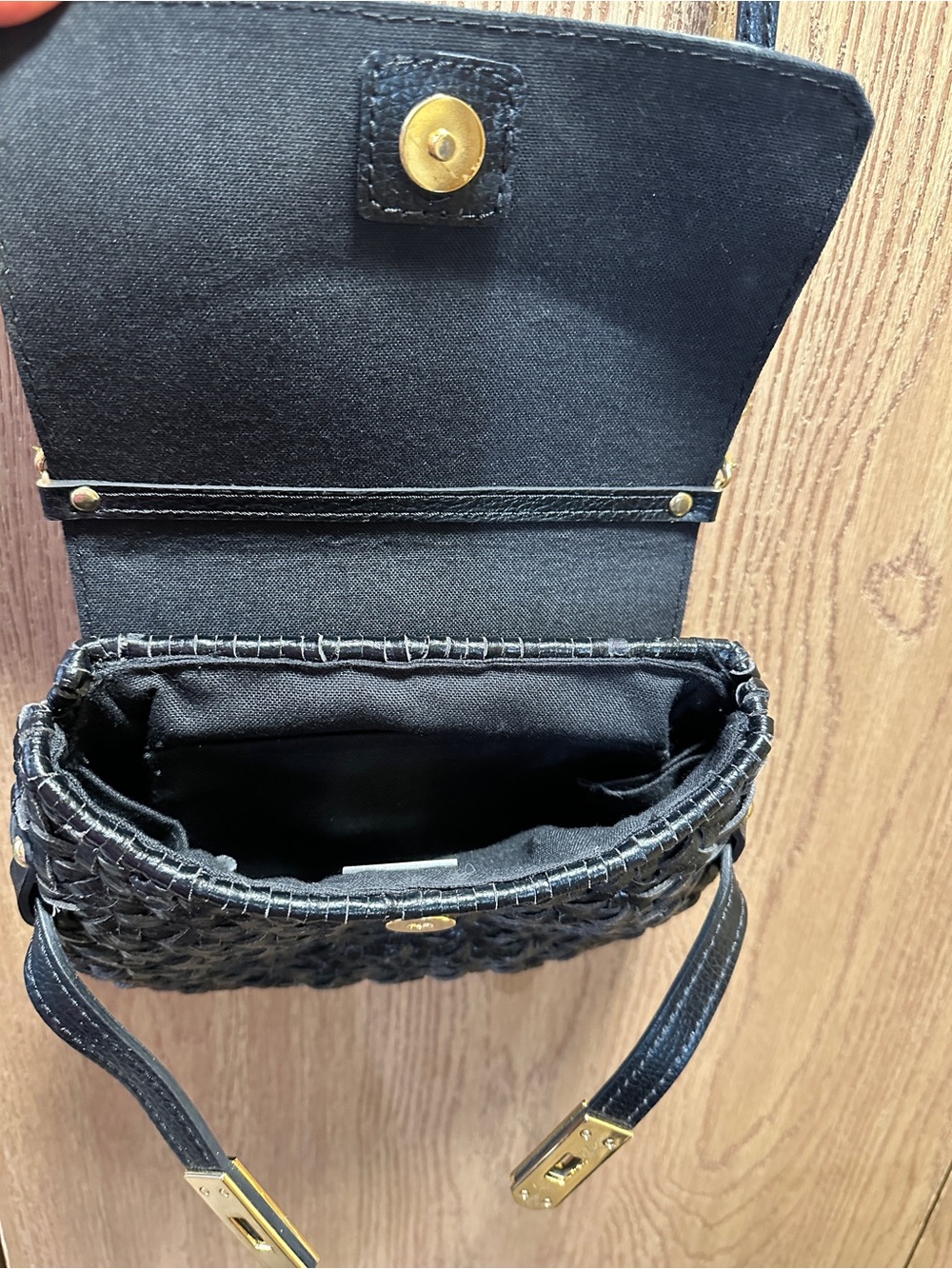 Serpui Black Woven Leather Crossbody bag with Gold Turn-Lock - Picture 11 of 15